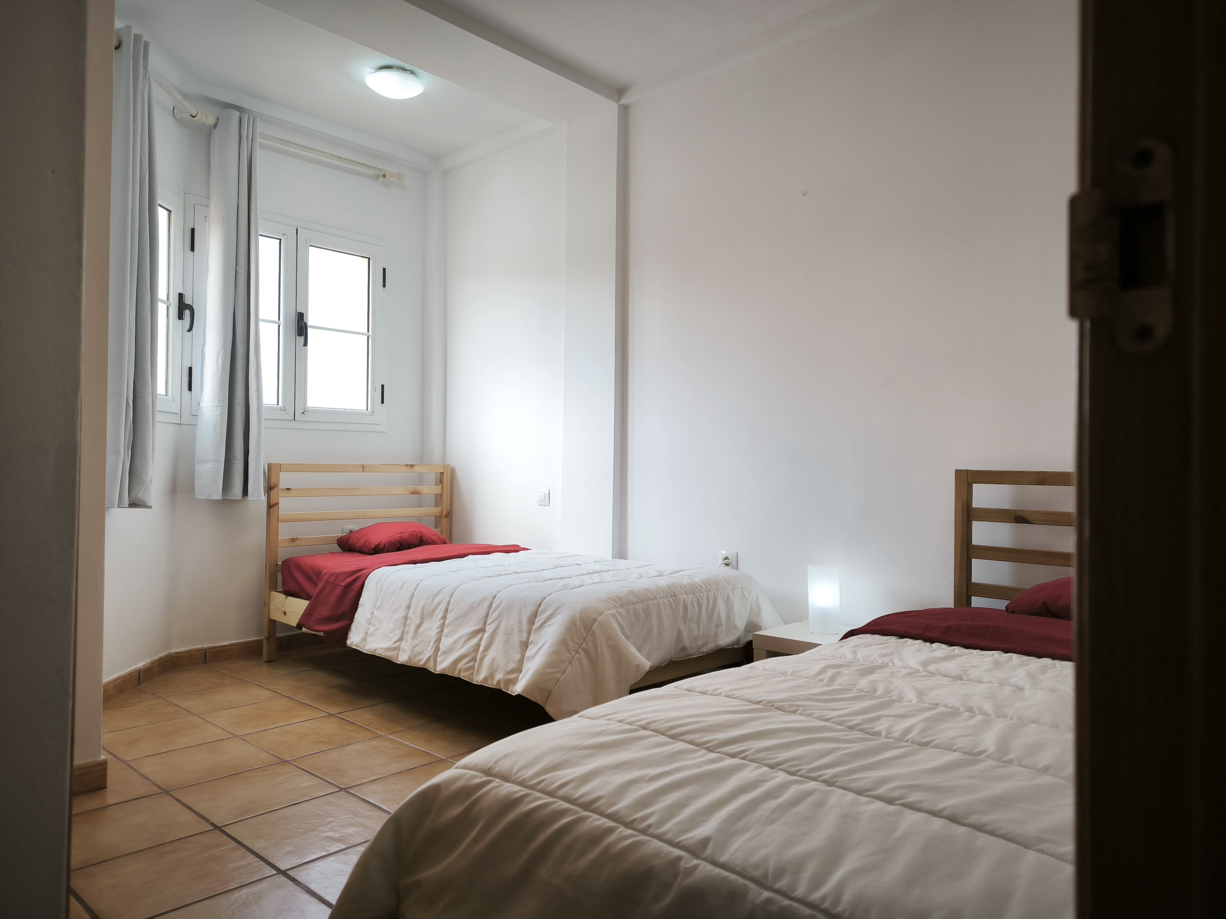 Room 2 — Twin beds