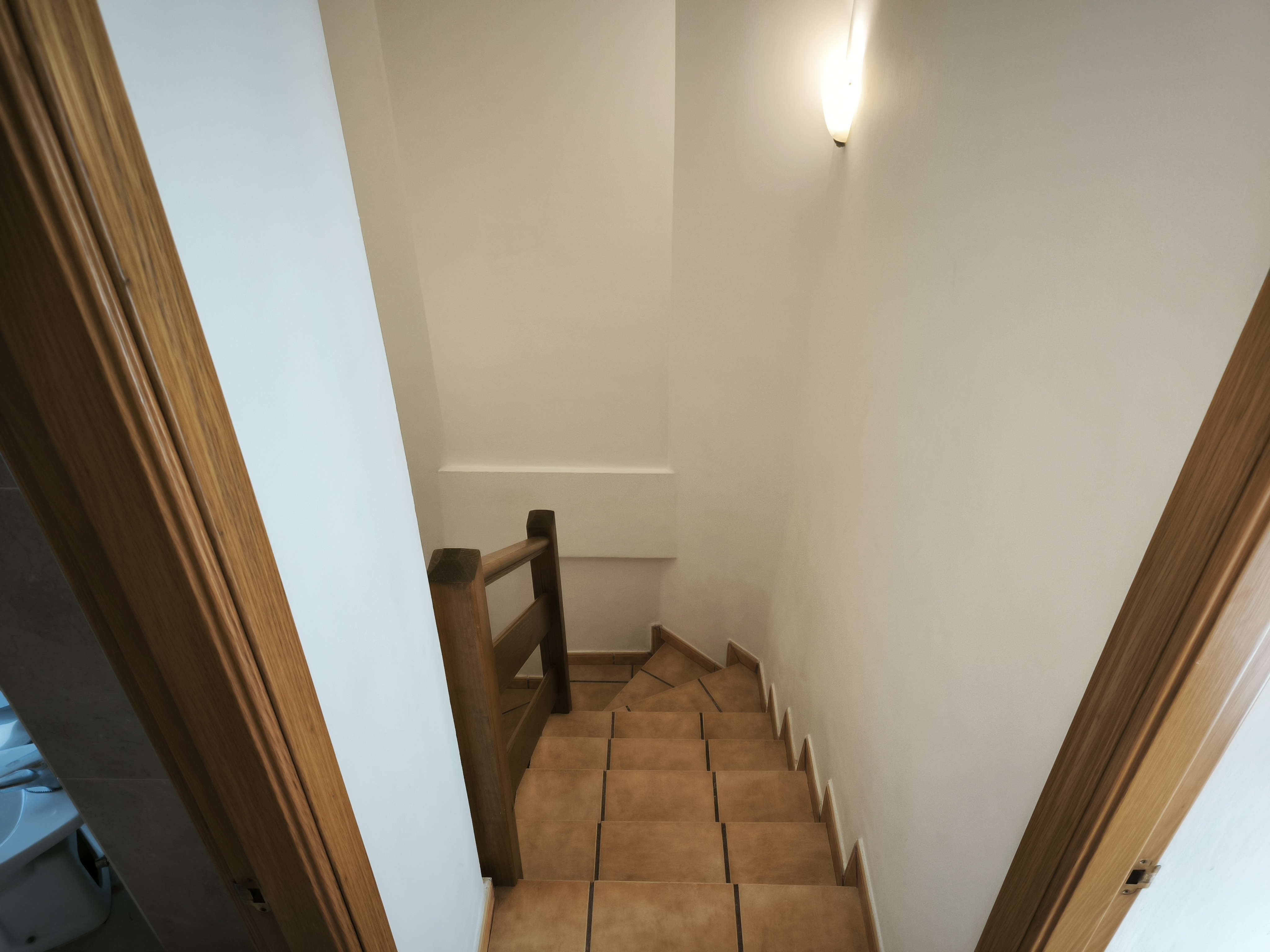 Landing and stairs (2nd floor)